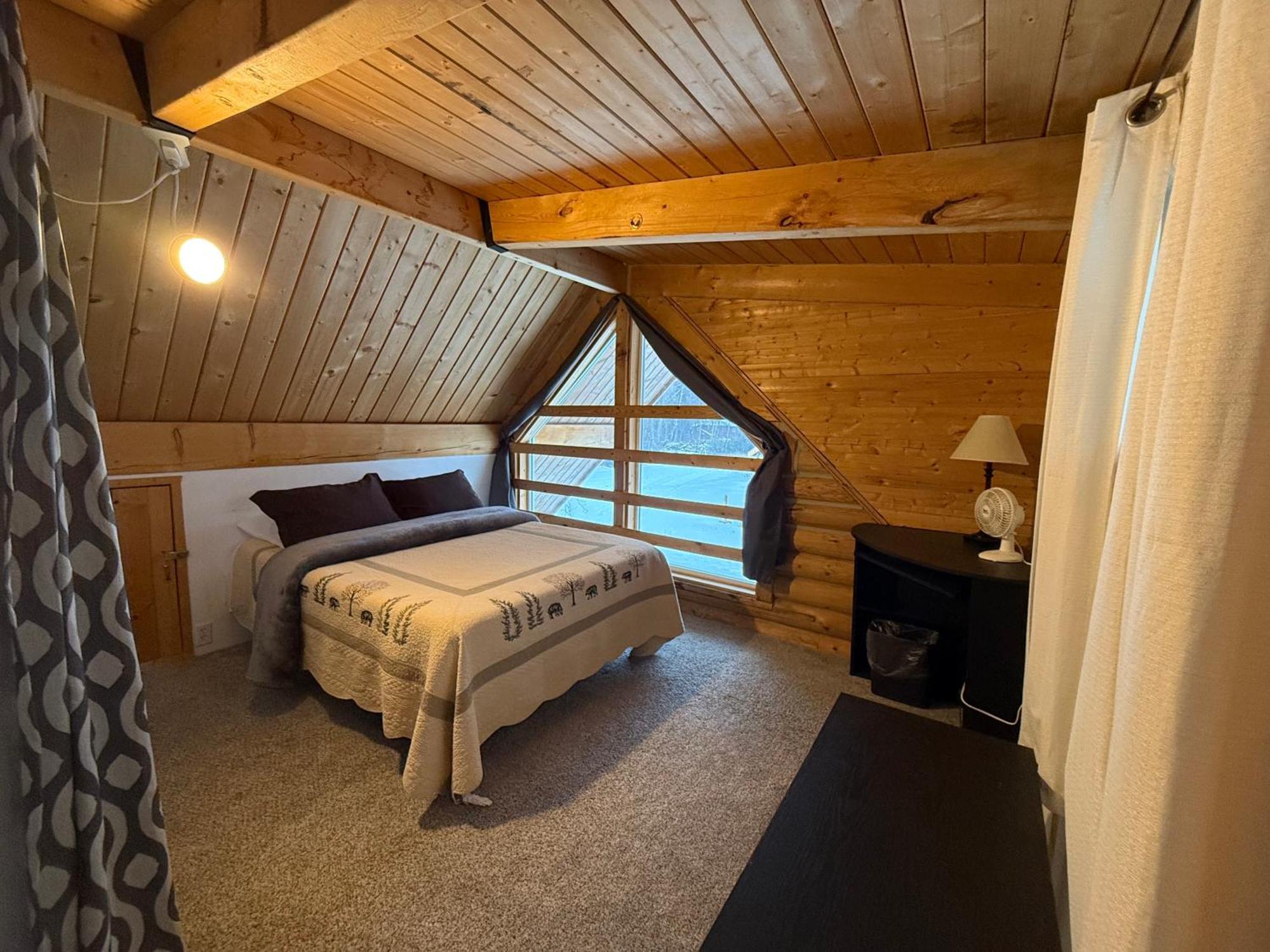 Talkeetna Log Cabin With Hot Tub Unit 1 Buitenkant foto