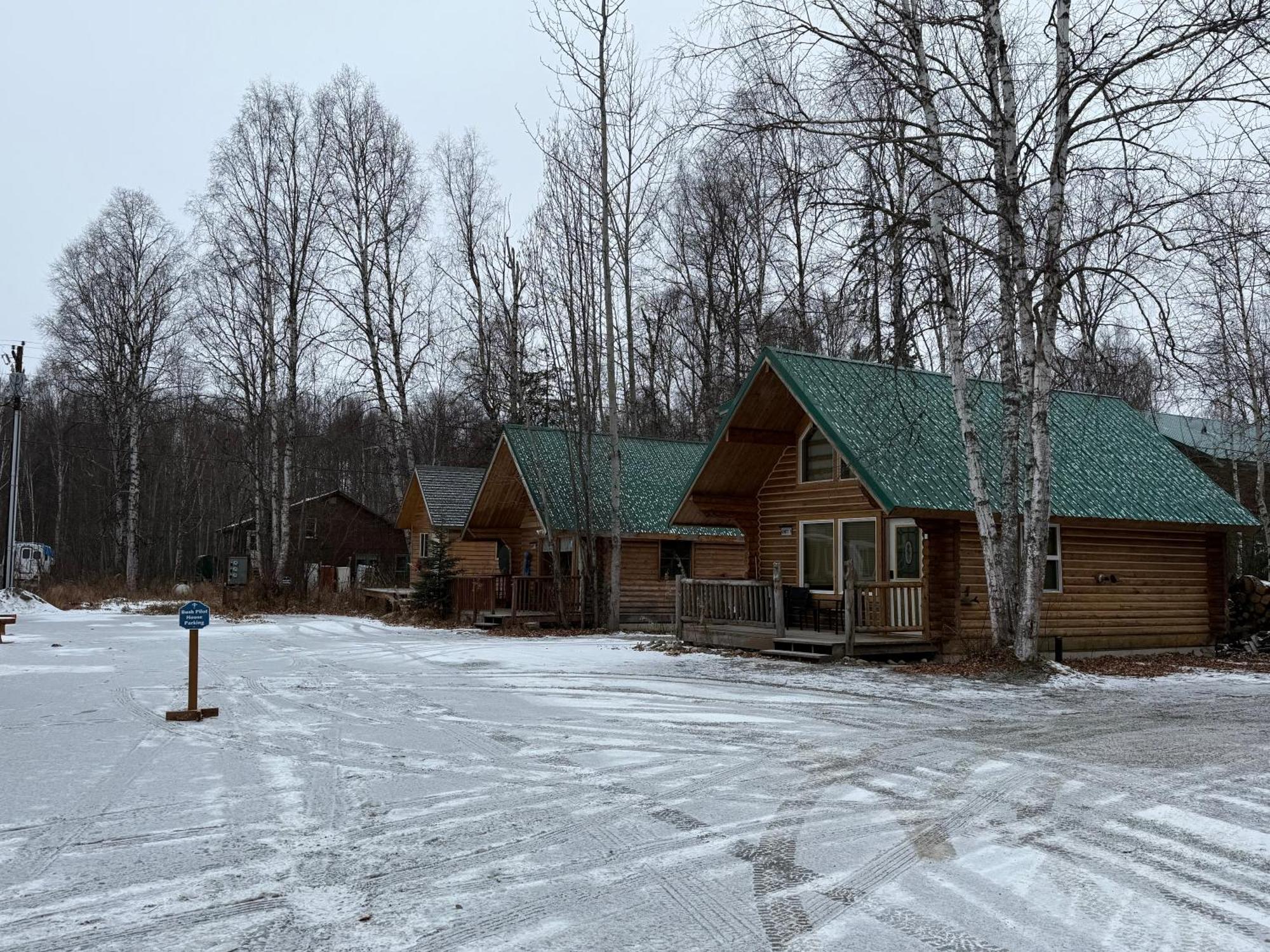 Talkeetna Log Cabin With Hot Tub Unit 1 Buitenkant foto